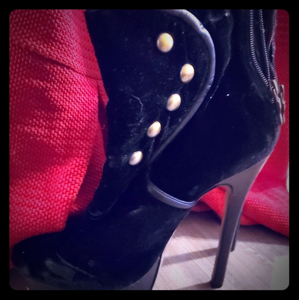 Velvet black stiletto platform booties 'Neena'